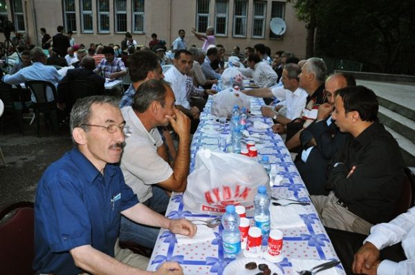 Trabzon Şalpazarlılar Derneği İftar yemeği.