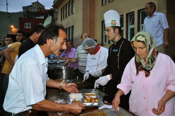 Trabzon Şalpazarlılar Derneği İftar yemeği.