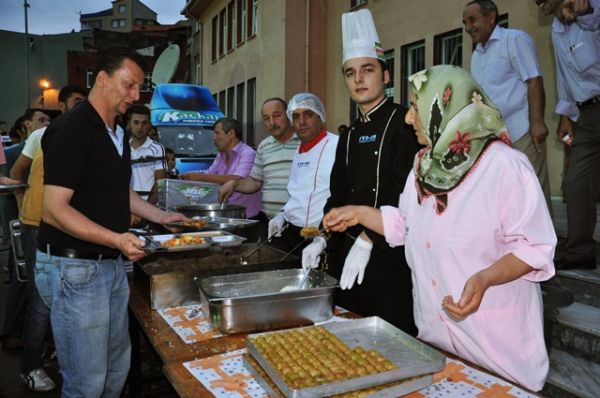 Trabzon Şalpazarlılar Derneği İftar yemeği.