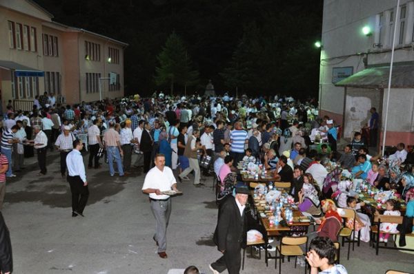 Trabzon Şalpazarlılar Derneği İftar yemeği.