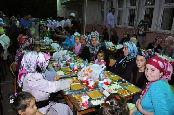 Trabzon Şalpazarlılar Derneği İftar yemeği.