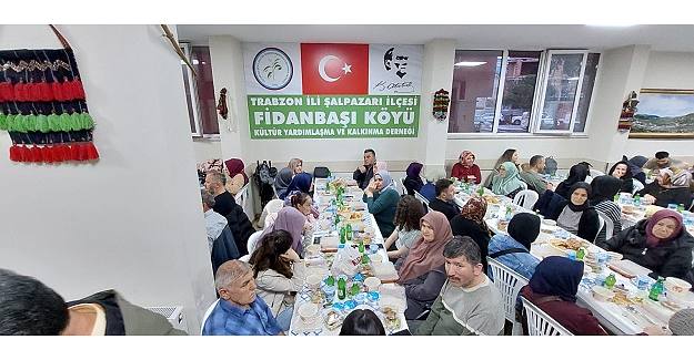 Fidanbaşı Derneği iftarda önemli isimleri ağırladı